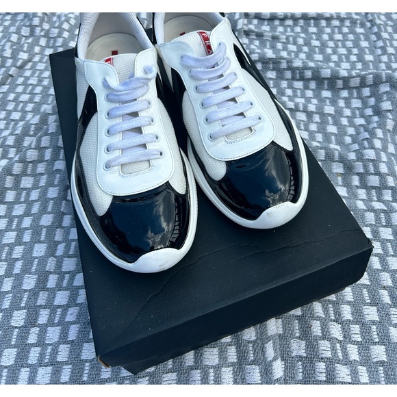 Almost perfect condition Prada shoes ! Price not final up for negotiation - Picture 2 of 4